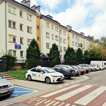 Studio Bielany With Home Office Near Metro Station By Noclegi Renters Warszawa Zewnętrze zdjęcie